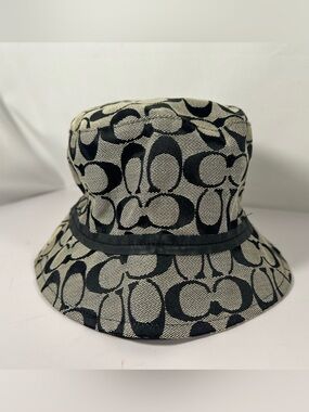Coach Signature Jacquard Bucket Hat Black Ivory M/L